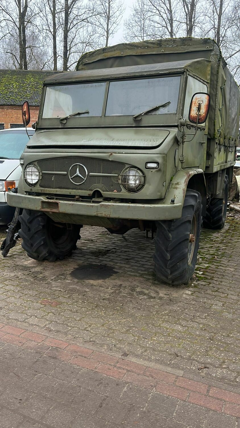 Mercedes Benz Unimog